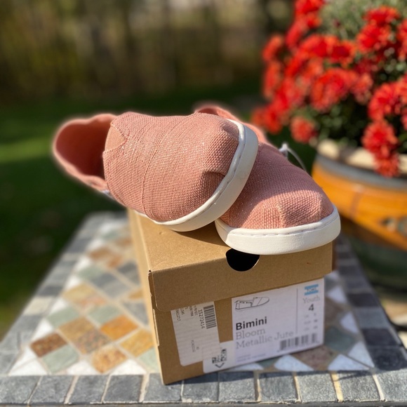 Toms Bimini Slip-On Flat (Big Girl) - Picture 3 of 8